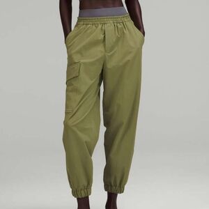 $158 Lululemon lab High-Rise Cuffed Trouser 26" Bronze Green Size 6